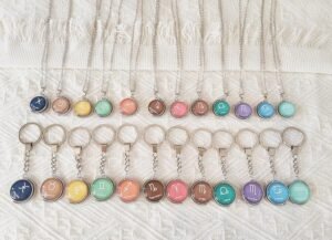 "Caimeytie®" Žuvų moteriškas pakabukų vėrinys ir raktų pakabukų rinkinys / 12 žvaigždynų vėrinys / Zodiako vėrinys / Zodiako ženklų papuošalai Mergaitėms / Dvipusis besisukantis pakabukas