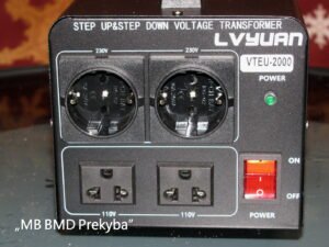 2000 VA įtampos keitiklis Įėjimas: 110 V arba 220 V / Išėjimas: 110 V ir 220 V